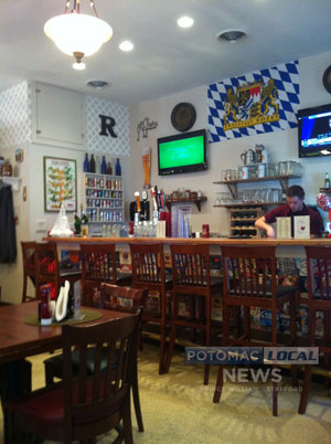 Inside the Roadhaus Eatery in Stafford. [Photo: Stephanie Tipple / Potomac Local News]